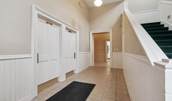 11 Benton Ave E, Albia, IA 52531