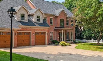 3901 N MILLWOOD Dr, Appleton, WI 54913