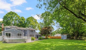 27 Christine Dr, Barrington, RI 02806