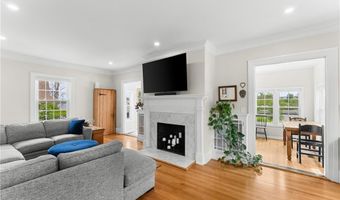 1144 Narragansett Blvd, Cranston, RI 02905