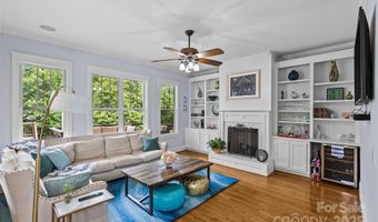 2617 Bay St, Charlotte, NC 28205
