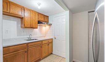 1043 COPPERSTONE Ct, Rockville, MD 20852