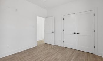 1165 Duke Dr, Bauxite, AR 72011