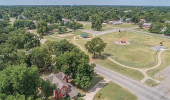 701 S 6th St, Chickasha, OK 73018