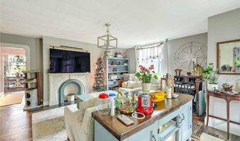 571 Spring St, Newport, RI 02840