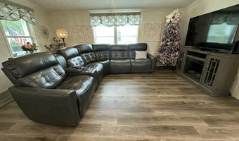 25 Park Ln, Arundel, ME 04046