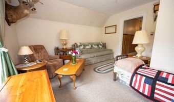 6748 Cedar St, Akron, NY 14001