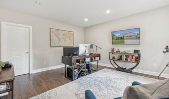 102 PHOEBE Ct, Lake Frederick, VA 22630