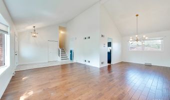 1233 N Hickory Trl, Addison, IL 60101