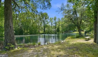 5 LINDEN SPRING Ln, Bear, DE 19701