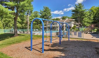 11 Watch Hill Cir 11, Cromwell, CT 06416