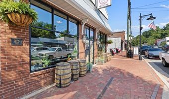226 Old Canton Cir, Ball Ground, GA 30107