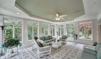 8 Meeting Rock Dr, Atkinson, NH 03811