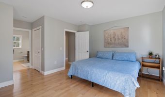 5 Harmony Way, Falmouth, ME 04105