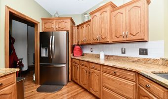 355 Connecticut Cir, Indianapolis, IN 46217