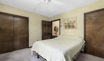 11 Renfrew Ave, Middletown, RI 02842