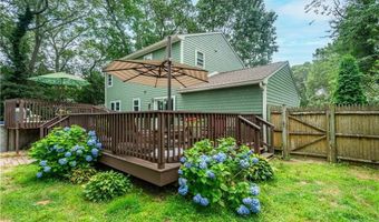 65 Jeri Lynn Cir, Warwick, RI 02886