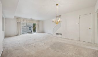 127 HAMPSTEAD Dr 127, Ambler, PA 19002