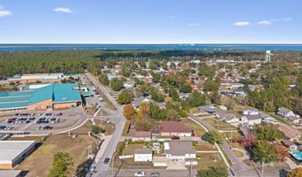 600 Beyer Dr, Bay St. Louis, MS 39520