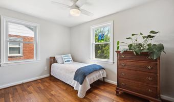 2146 S OAKLAND St S, Arlington, VA 22204