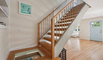 106 Meeting House Ln, Amagansett, NY 11930