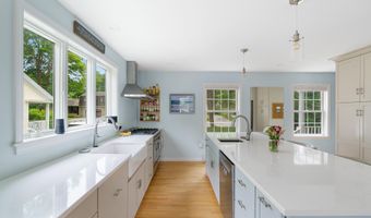 211 Oak St, Bath, ME 04530