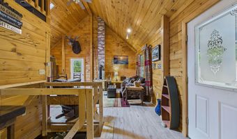 15 N Ridge Rd, Beaver Cove, ME 04441