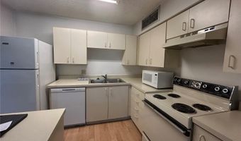 380 LAKEPOINTE Dr 202, Altamonte Springs, FL 32701