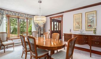 10 Oak Hill Dr, Lincoln, RI 02865