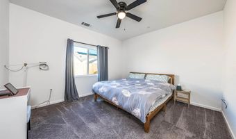 13722 Larkspur Way, Armona, CA 93202