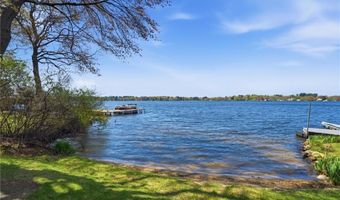29 E Shore Dr, Coventry, RI 02816