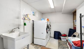 711 MONROE Ave, Cheyenne, WY 82001