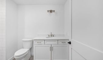 32 Exchange St 203, East Greenwich, RI 02818
