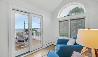 20 Roxbury Rd, Narragansett, RI 02882