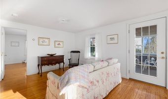 110 HOUSTON Ave, Narragansett, RI 02882