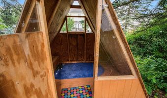 4871 S Ridgeside Cir, Ann Arbor, MI 48105