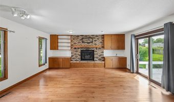 2818 Eisenhower Ave, Ames, IA 50010