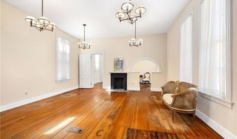3 Memorial Blvd, Newport, RI 02840