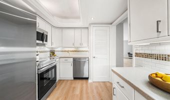 1101 S ARLINGTON RIDGE Rd 212, Arlington, VA 22202