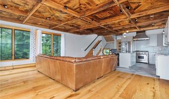 388 Sea View Dr, Warwick, RI 02889