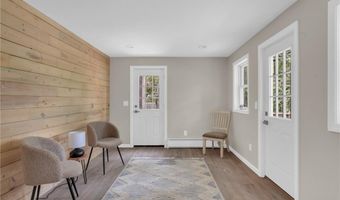 115 Hill Top Dr, Johnston, RI 02919