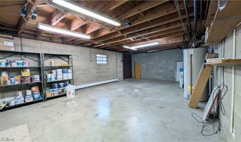 6409 Old Wood Rd, Ashtabula, OH 44004