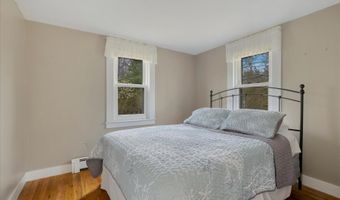 61 Old Phinneys Ln, Barnstable, MA 02630