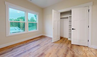 15 Woodchuck Cv, Alexander, NC 28701
