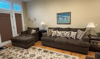 10 Juniper Pl 10, Bohemia, NY 11716