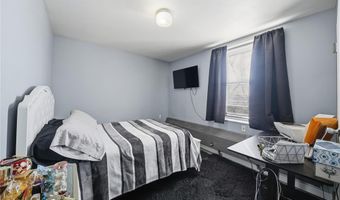 111-121 Locust St, Ambridge, PA 15003