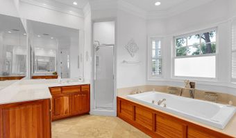 4 Hidden Lake Ct, Bluffton, SC 29910