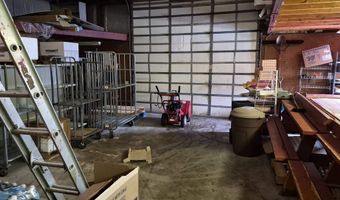 118 S 4TH St, Abbotsford, WI 54405