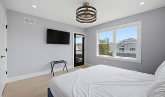 115 9TH St, Beach Haven, NJ 08008
