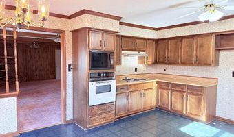 1975 Pine Lake Dr, Arab, AL 35016